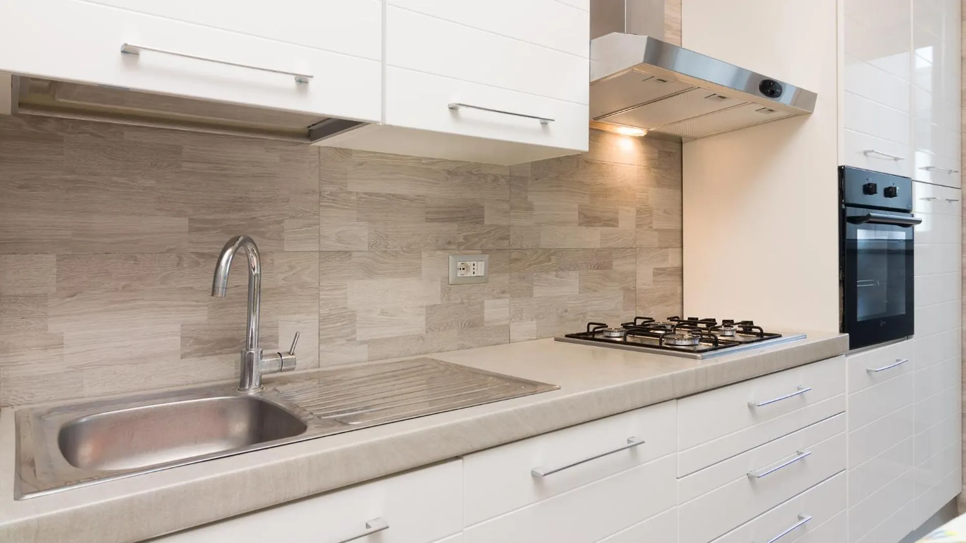 Apartament Nuovissimo Attico 17Esimo Piano, 10 Posti Letto Mediolan Włochy