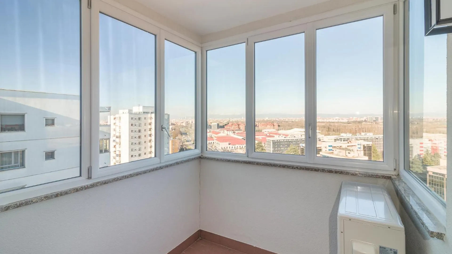 Apartament Nuovissimo Attico 17Esimo Piano, 10 Posti Letto Mediolan