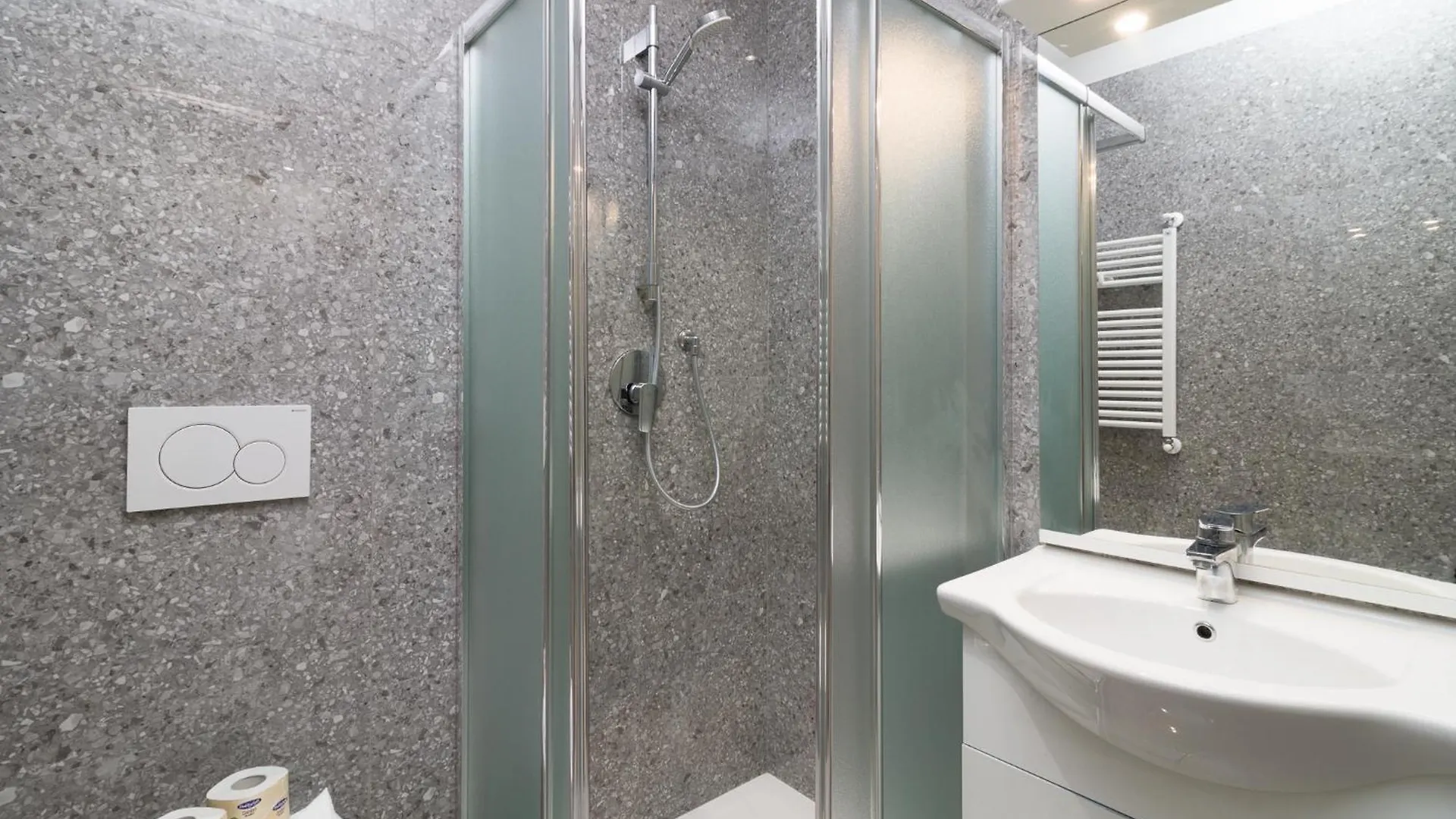 Nuovissimo Attico 17Esimo Piano, 10 Posti Letto Apartment Milan