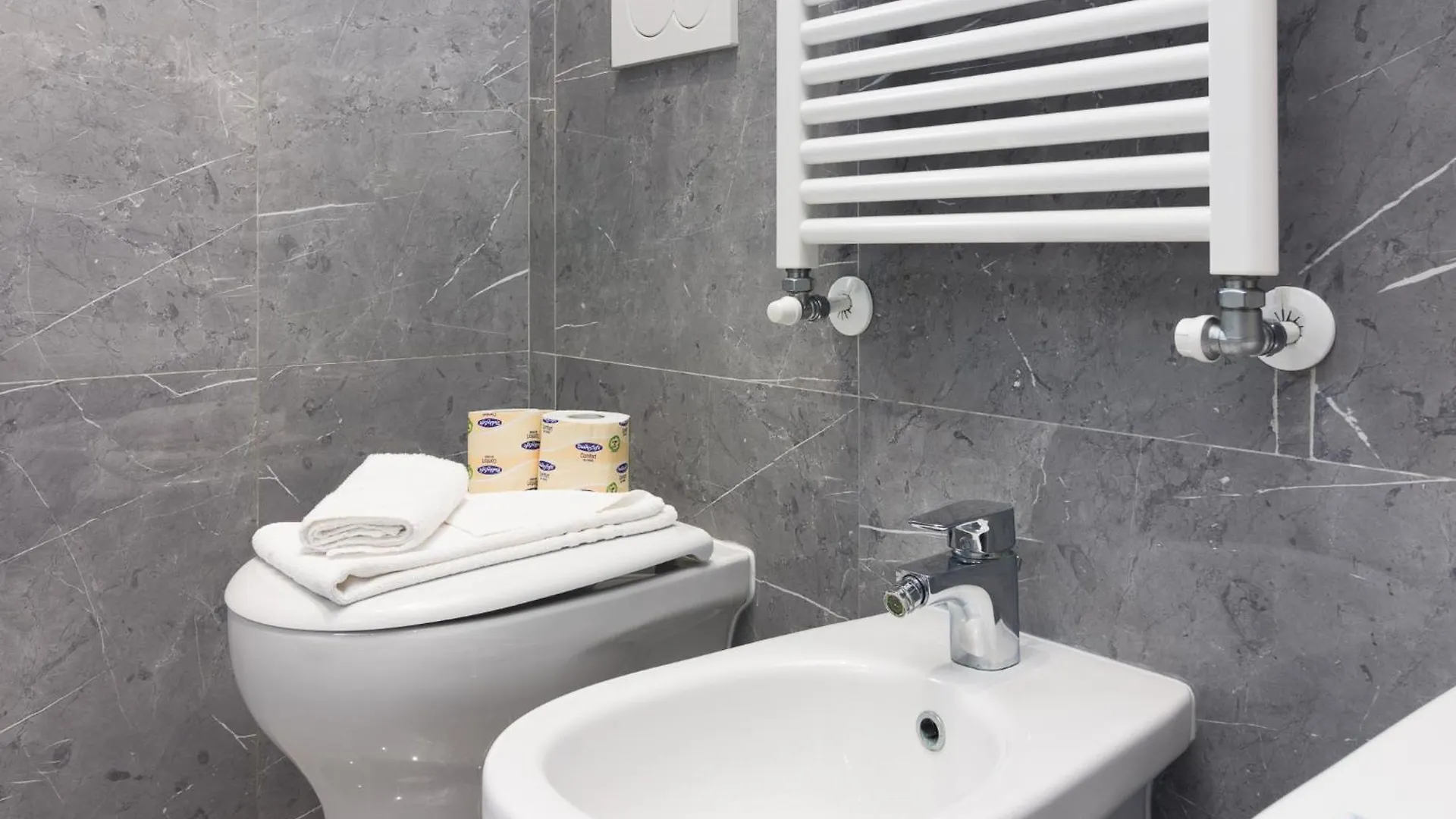 Nuovissimo Attico 17Esimo Piano, 10 Posti Letto Apartment Milan